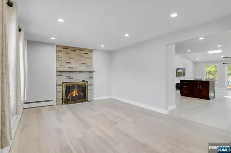 565 Center Street Wood Ridge NJ 07075