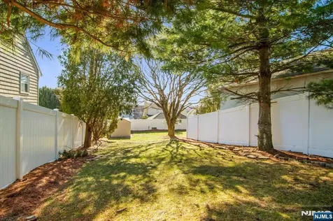 565 Center Street Wood Ridge NJ 07075