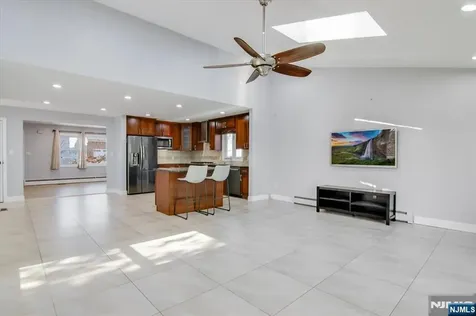 565 Center Street Wood Ridge NJ 07075