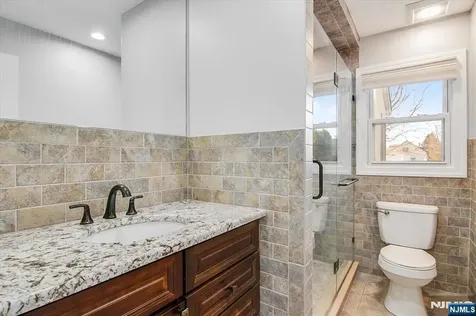 565 Center Street Wood Ridge NJ 07075