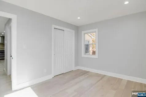565 Center Street Wood Ridge NJ 07075
