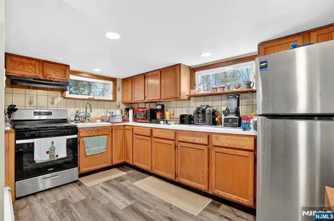 21 Ulster Street West Milford NJ 07480