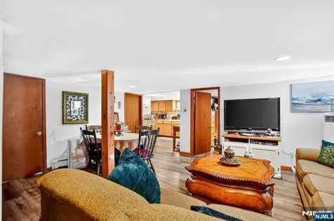 21 Ulster Street West Milford NJ 07480