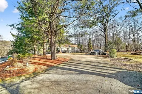 21 Ulster Street West Milford NJ 07480