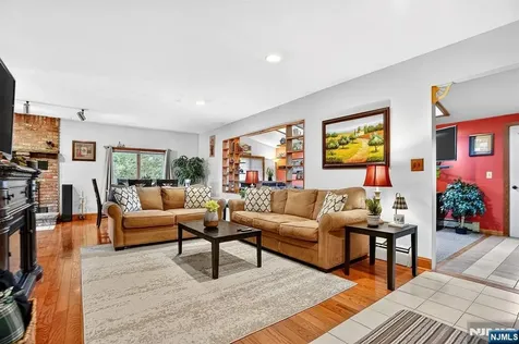 21 Ulster Street West Milford NJ 07480