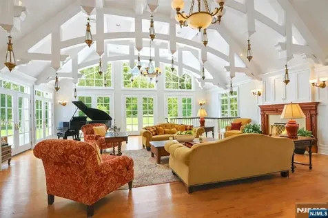 7 Charlden Drive Saddle River NJ 07458