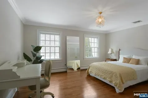 7 Charlden Drive Saddle River NJ 07458