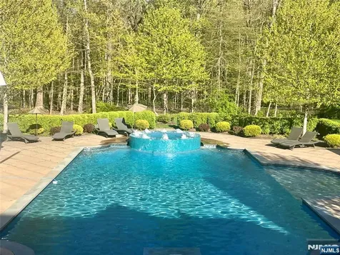 7 Charlden Drive Saddle River NJ 07458