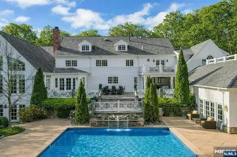 7 Charlden Drive Saddle River NJ 07458