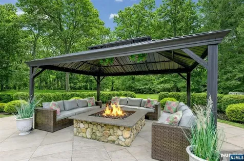 7 Charlden Drive Saddle River NJ 07458