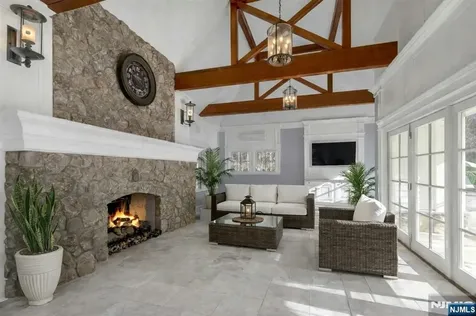 7 Charlden Drive Saddle River NJ 07458