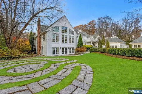 7 Charlden Drive Saddle River NJ 07458