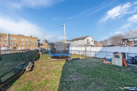 9 8th Street Belleville NJ 07109