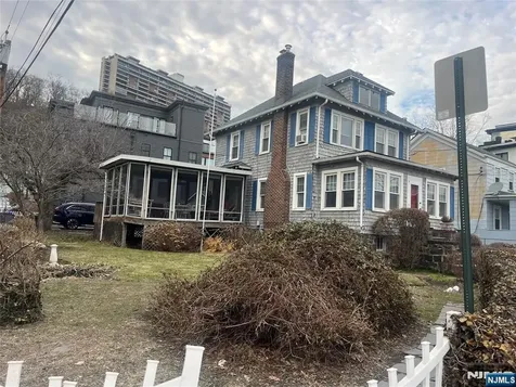 1332 River Road Edgewater NJ 07020