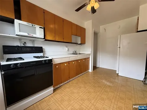 12 Gainesborough Terrace River Edge NJ 07661