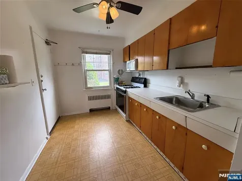 12 Gainesborough Terrace River Edge NJ 07661