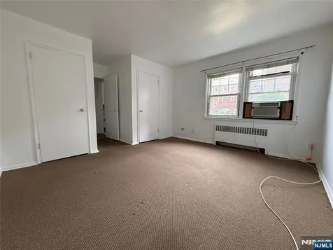 12 Gainesborough Terrace River Edge NJ 07661