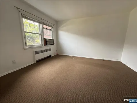 12 Gainesborough Terrace River Edge NJ 07661
