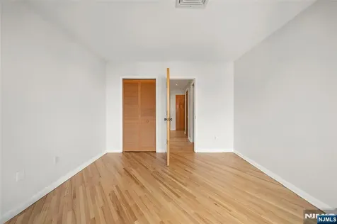 364 Palisade Avenue Cliffside Park NJ 07010