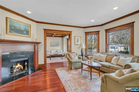 321 Hollywood Avenue Ho-ho-kus NJ 07423