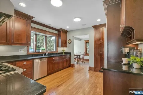 321 Hollywood Avenue Ho-ho-kus NJ 07423