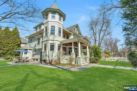 321 Hollywood Avenue Ho-ho-kus NJ 07423