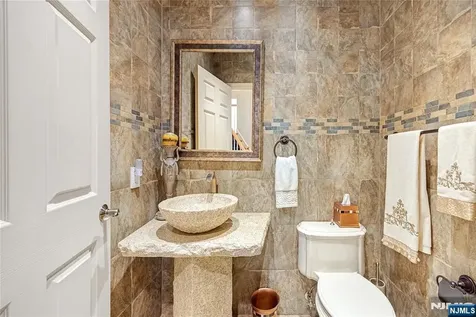 19 Sherbrooke Court Saddle River NJ 07458