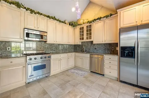 19 Sherbrooke Court Saddle River NJ 07458