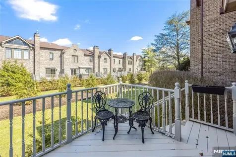 19 Sherbrooke Court Saddle River NJ 07458