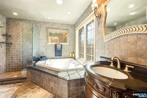 19 Sherbrooke Court Saddle River NJ 07458