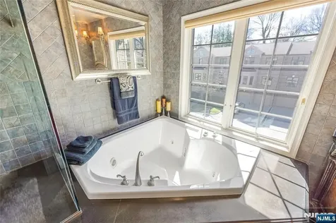19 Sherbrooke Court Saddle River NJ 07458