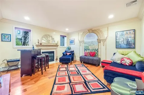 19 Sherbrooke Court Saddle River NJ 07458