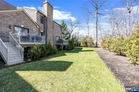19 Sherbrooke Court Saddle River NJ 07458