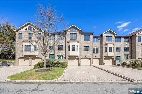19 Sherbrooke Court Saddle River NJ 07458