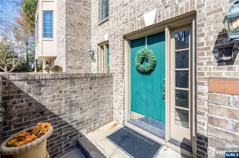 19 Sherbrooke Court Saddle River NJ 07458