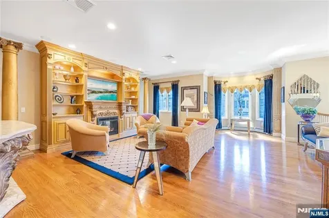 19 Sherbrooke Court Saddle River NJ 07458