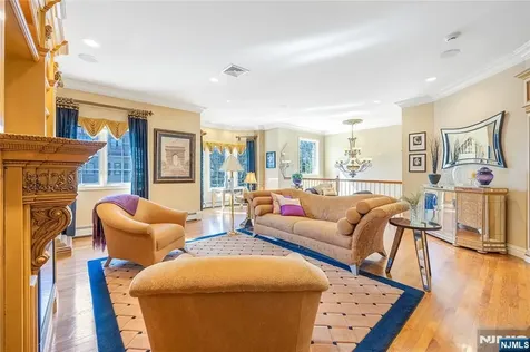19 Sherbrooke Court Saddle River NJ 07458
