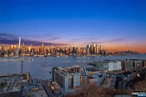1021 Jfk Boulevard E Weehawken NJ 07086