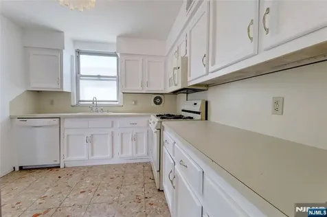 1021 Jfk Boulevard E Weehawken NJ 07086