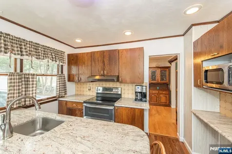 126 Jefferson Street Wanaque NJ 07420
