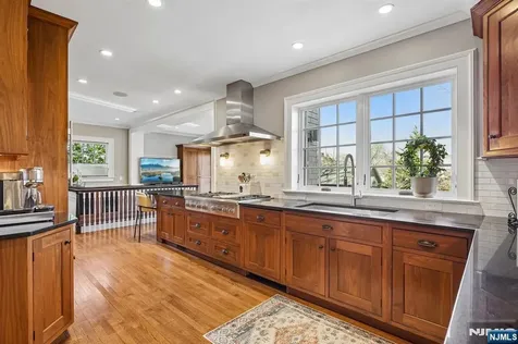 29 Hillcrest Road Glen Ridge NJ 07028