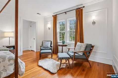 391 Up Mountain Avenue Montclair NJ 07043