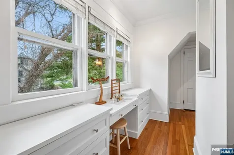 391 Up Mountain Avenue Montclair NJ 07043