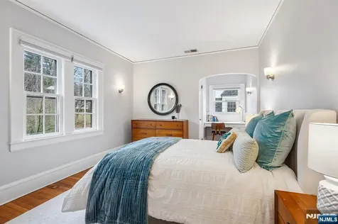 391 Up Mountain Avenue Montclair NJ 07043