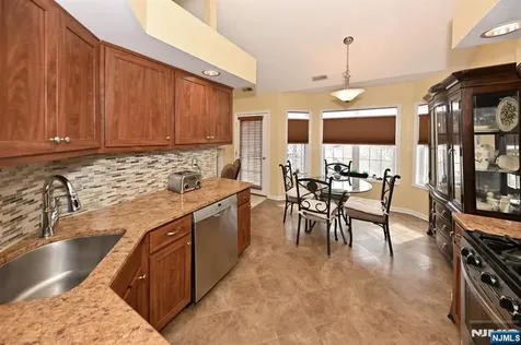 884 Somerset Court Ramsey NJ 07446