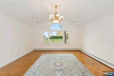 130 N 7th Street Saddle Brook NJ 07663
