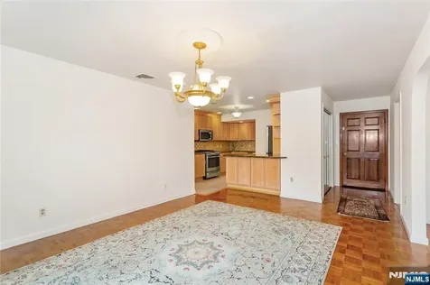 130 N 7th Street Saddle Brook NJ 07663