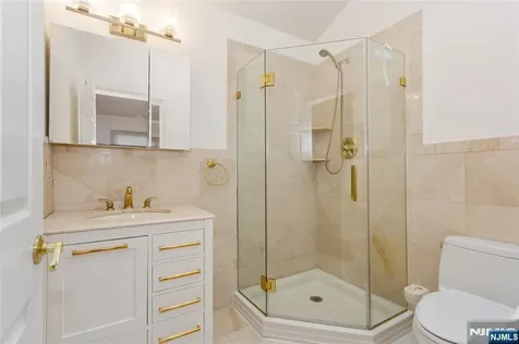 130 N 7th Street Saddle Brook NJ 07663