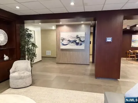9 Somerset Lane Edgewater NJ 07020