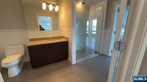 9 Somerset Lane Edgewater NJ 07020